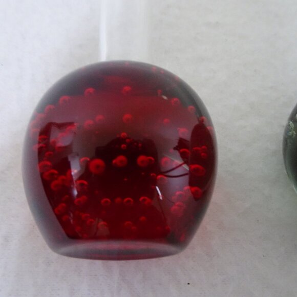 Controlled Bubble Bud Vases Ball Bottom Set of 4 Red Gray Blue Green MCM Vintage - Picture 6 of 15